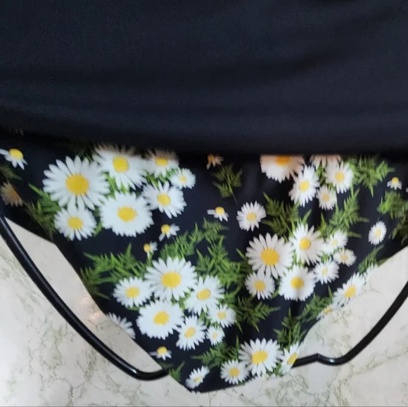 Hilor Daisy Print 1-Piece Swimsuit - Picture 8 of 13